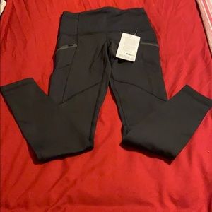 Lululemon Toasty Tech Tight 11- size 4